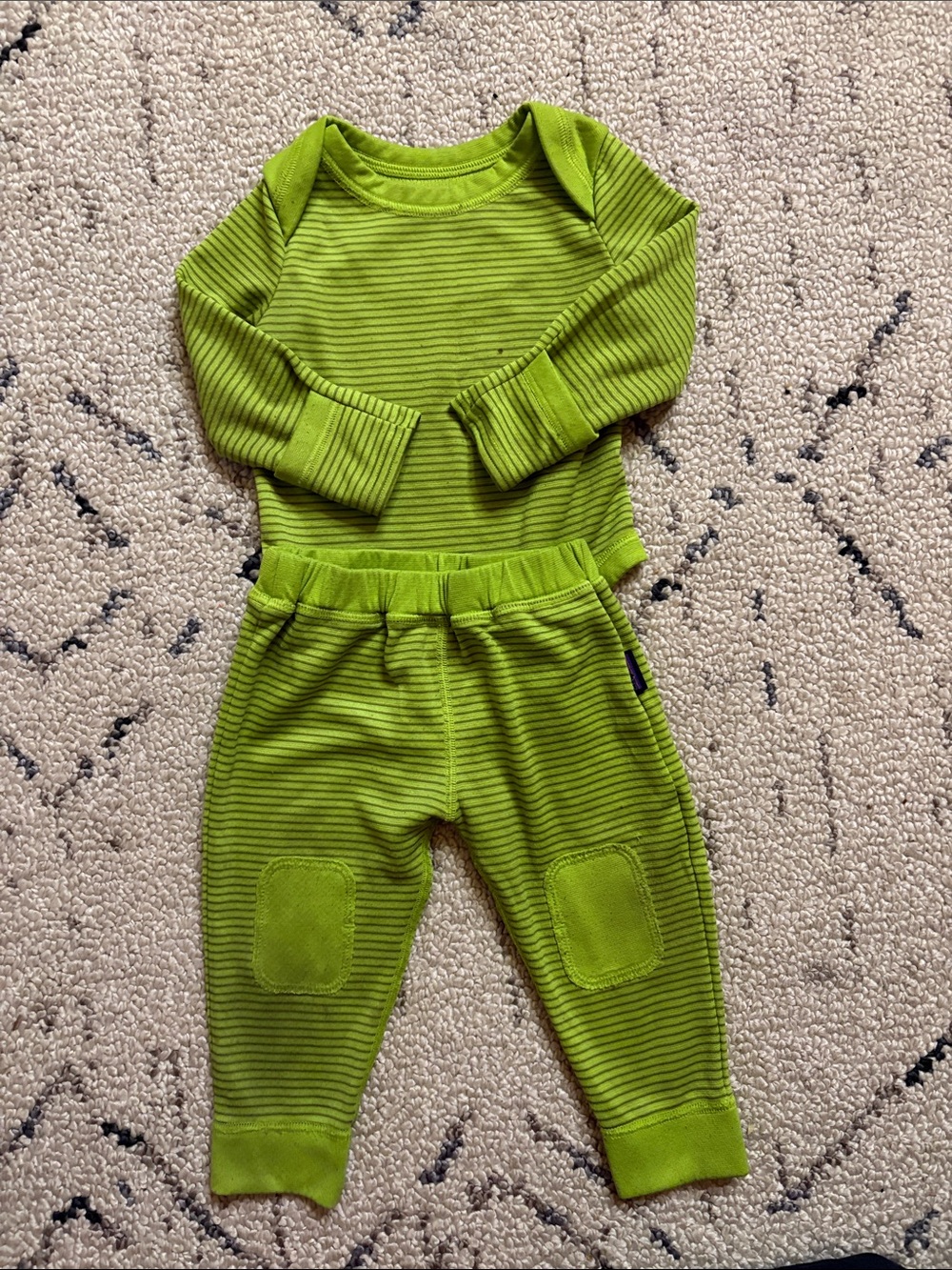Patagonia kids base layer (6-12m)